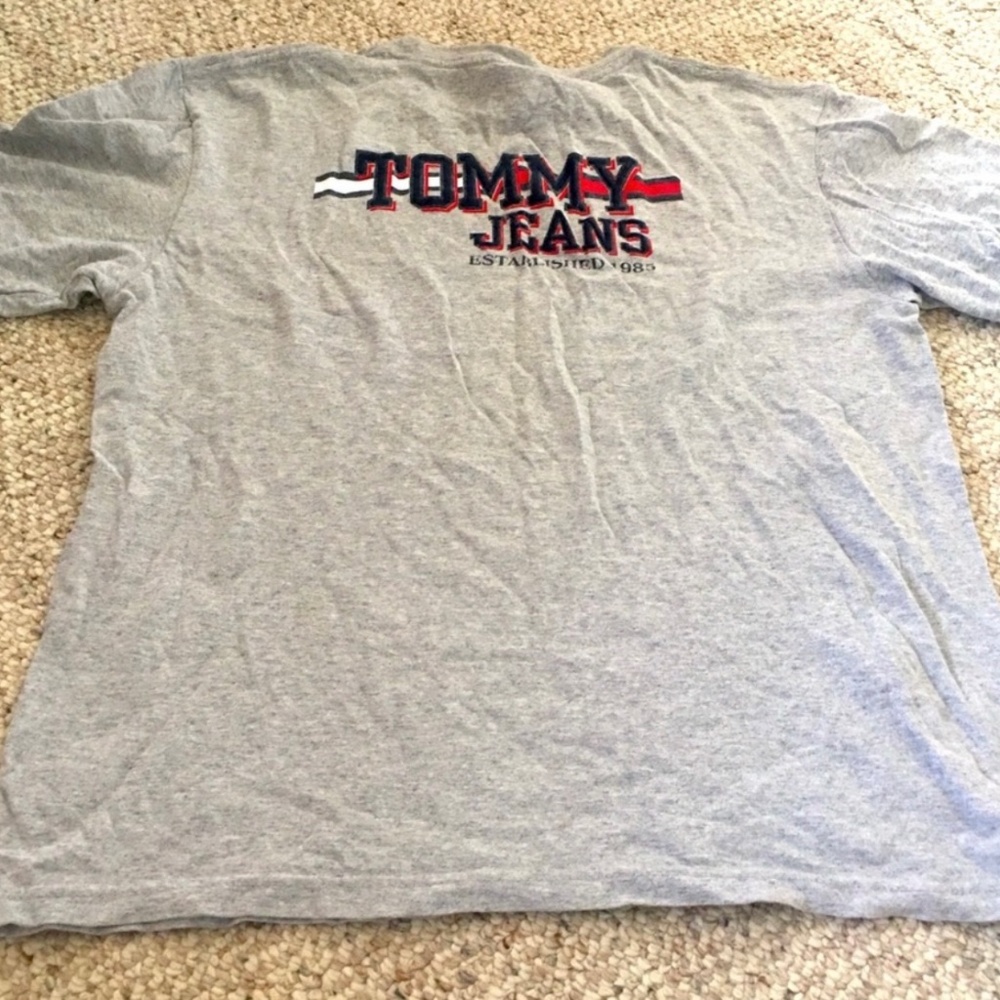 5/$10 Tommy Hilfiger Vintage Grey T-shirt